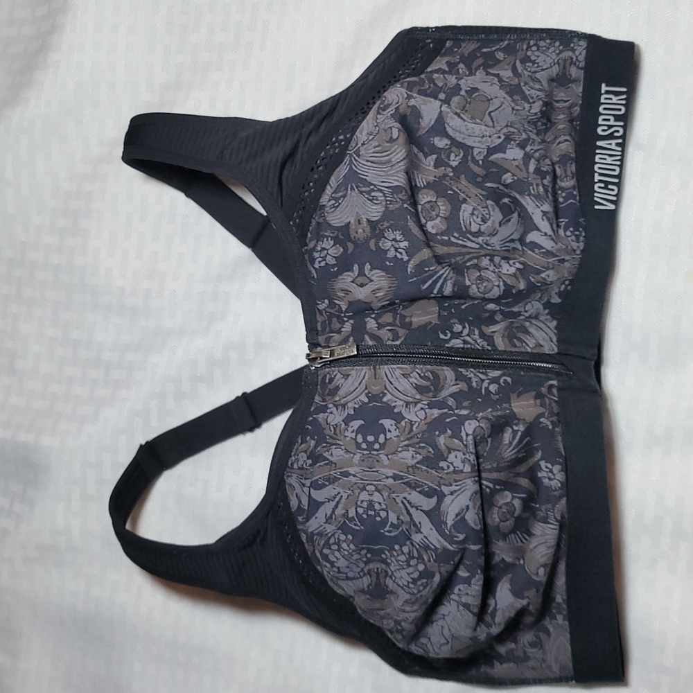 Victoria Sport Incredible Front Close Sports Bra Size 36DD
